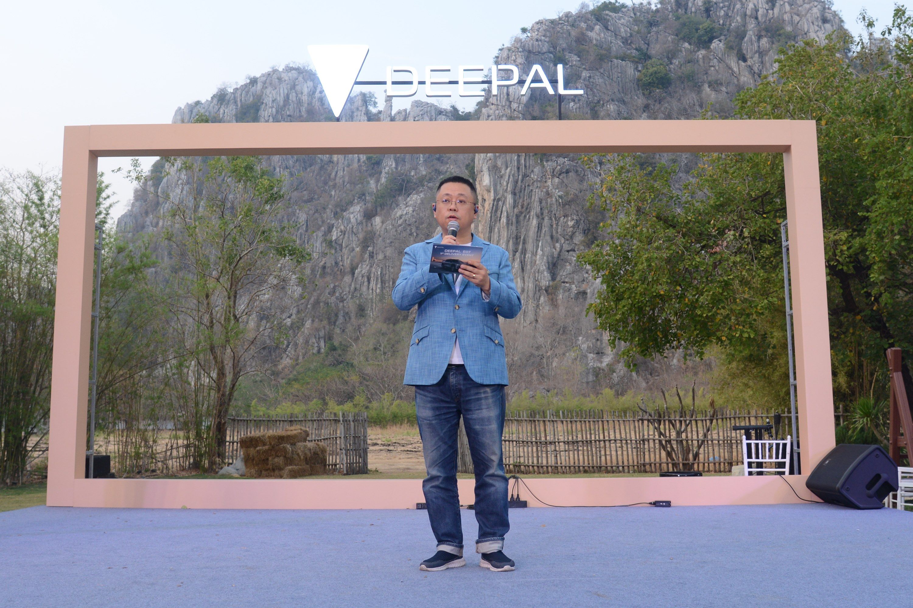 02 Mr. Zhou Qing, Vice President of CHANGAN Auto Sales (Thailand) Co., Ltd.JPG